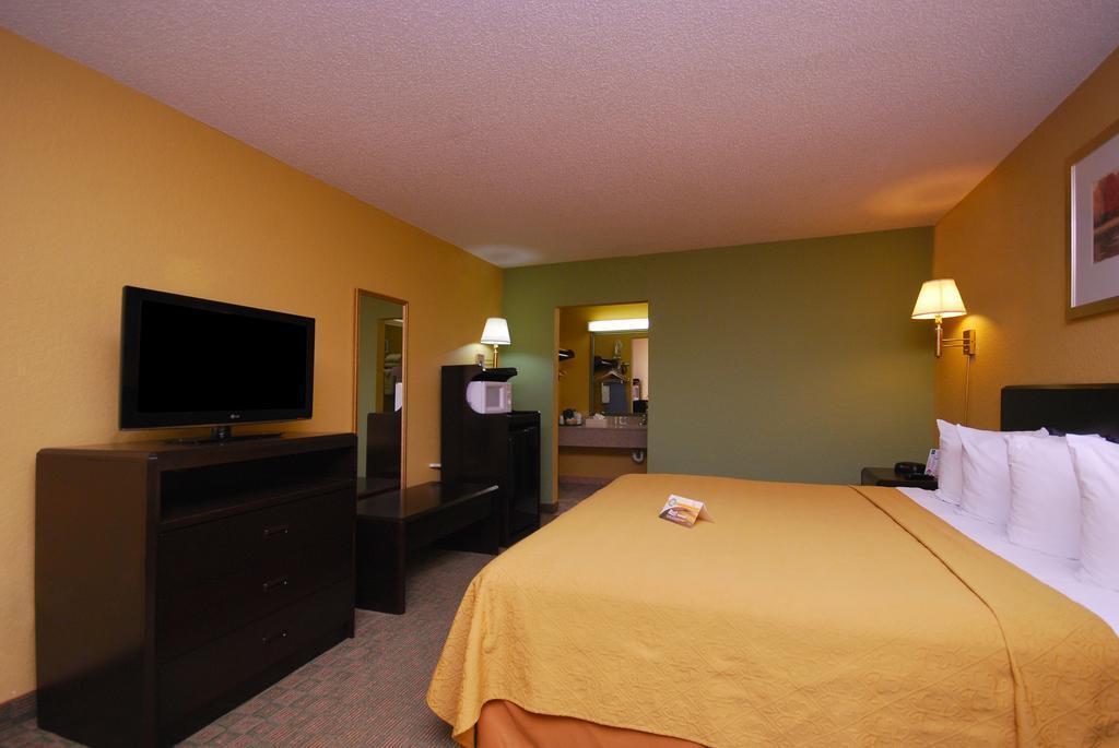 Quality Inn & Suites Orlando Airport Eksteriør bilde