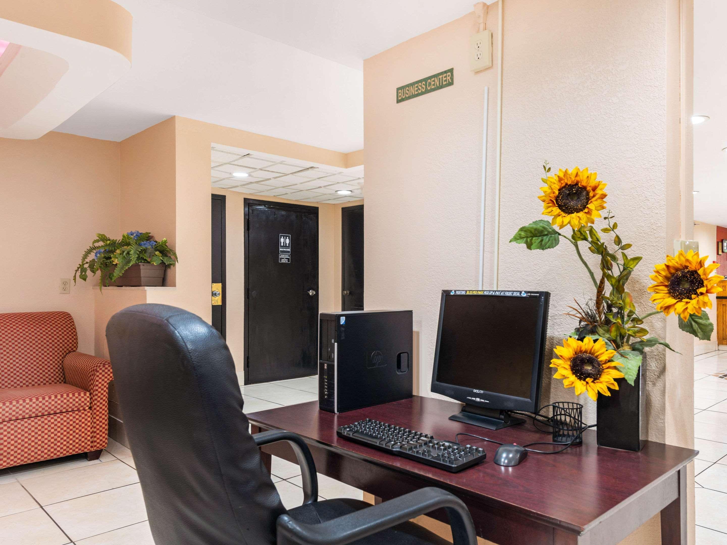 Quality Inn & Suites Orlando Airport Eksteriør bilde