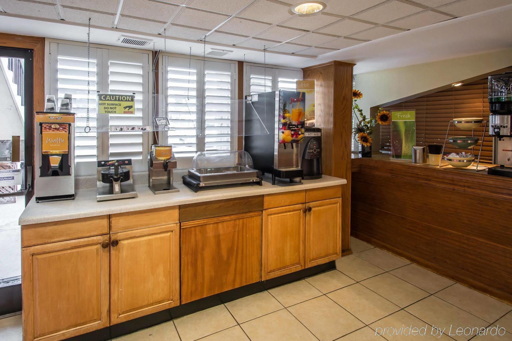 Quality Inn & Suites Orlando Airport Eksteriør bilde