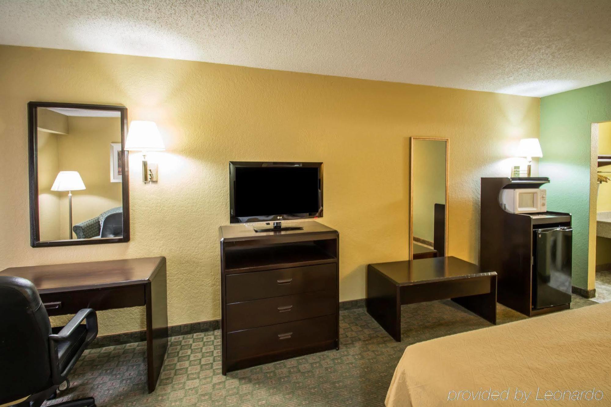 Quality Inn & Suites Orlando Airport Eksteriør bilde