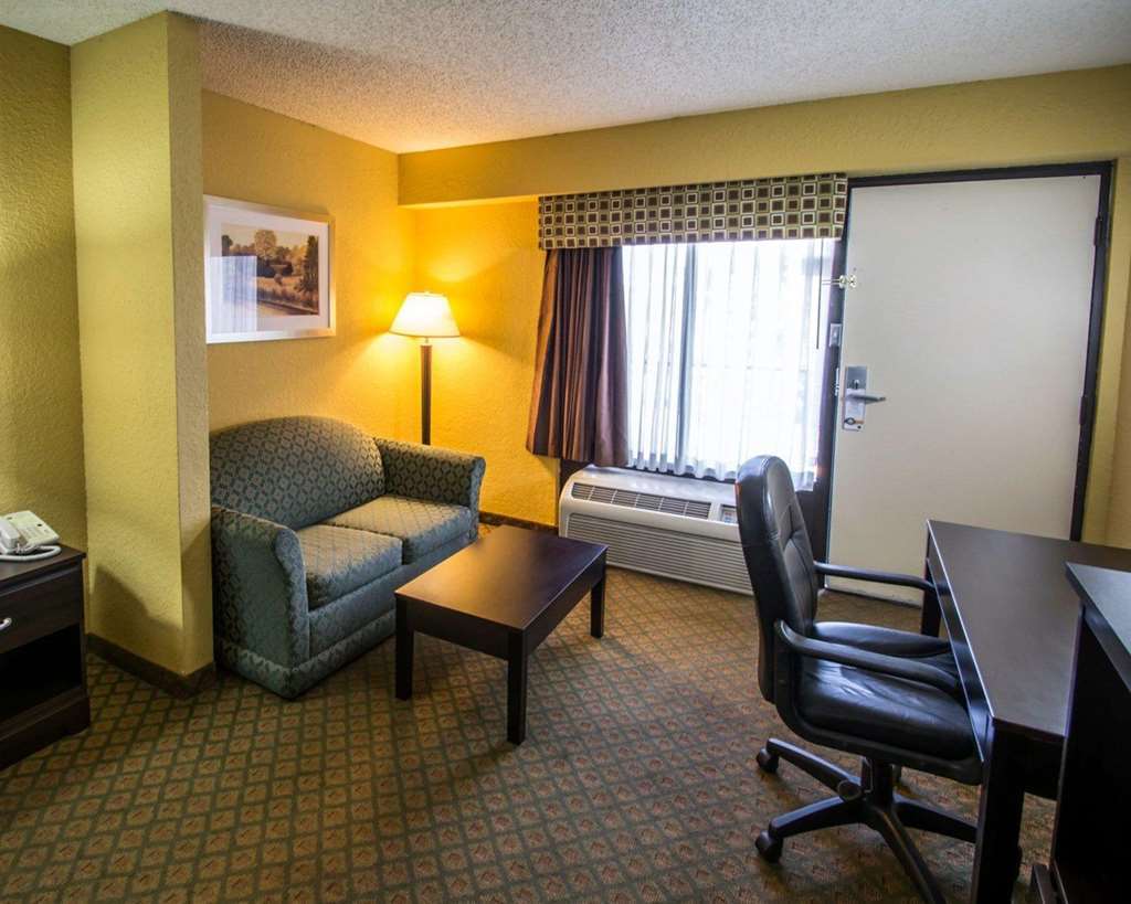 Quality Inn & Suites Orlando Airport Rom bilde