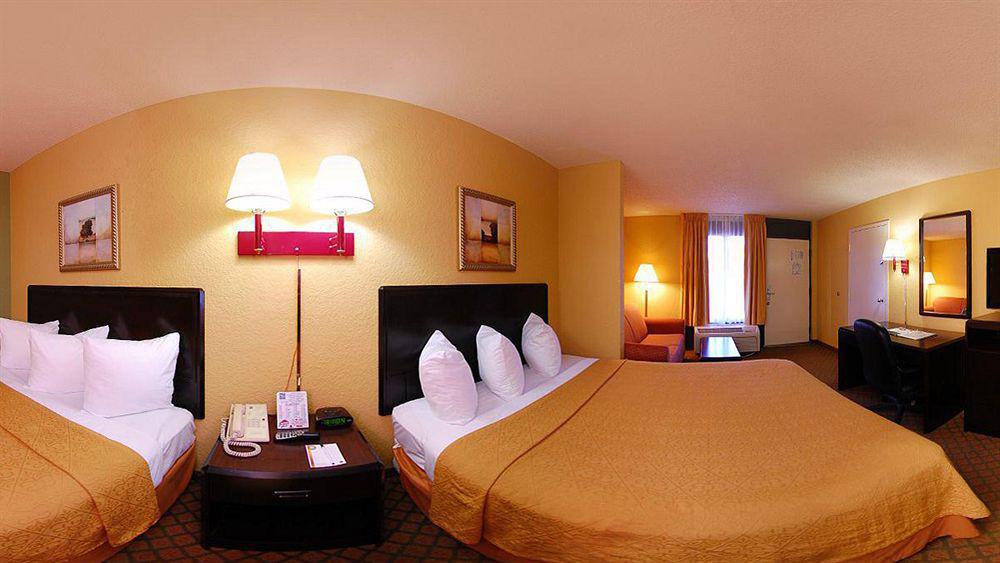 Quality Inn & Suites Orlando Airport Eksteriør bilde