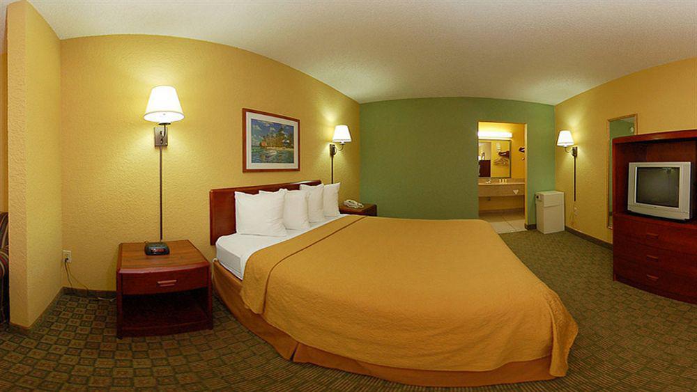 Quality Inn & Suites Orlando Airport Eksteriør bilde
